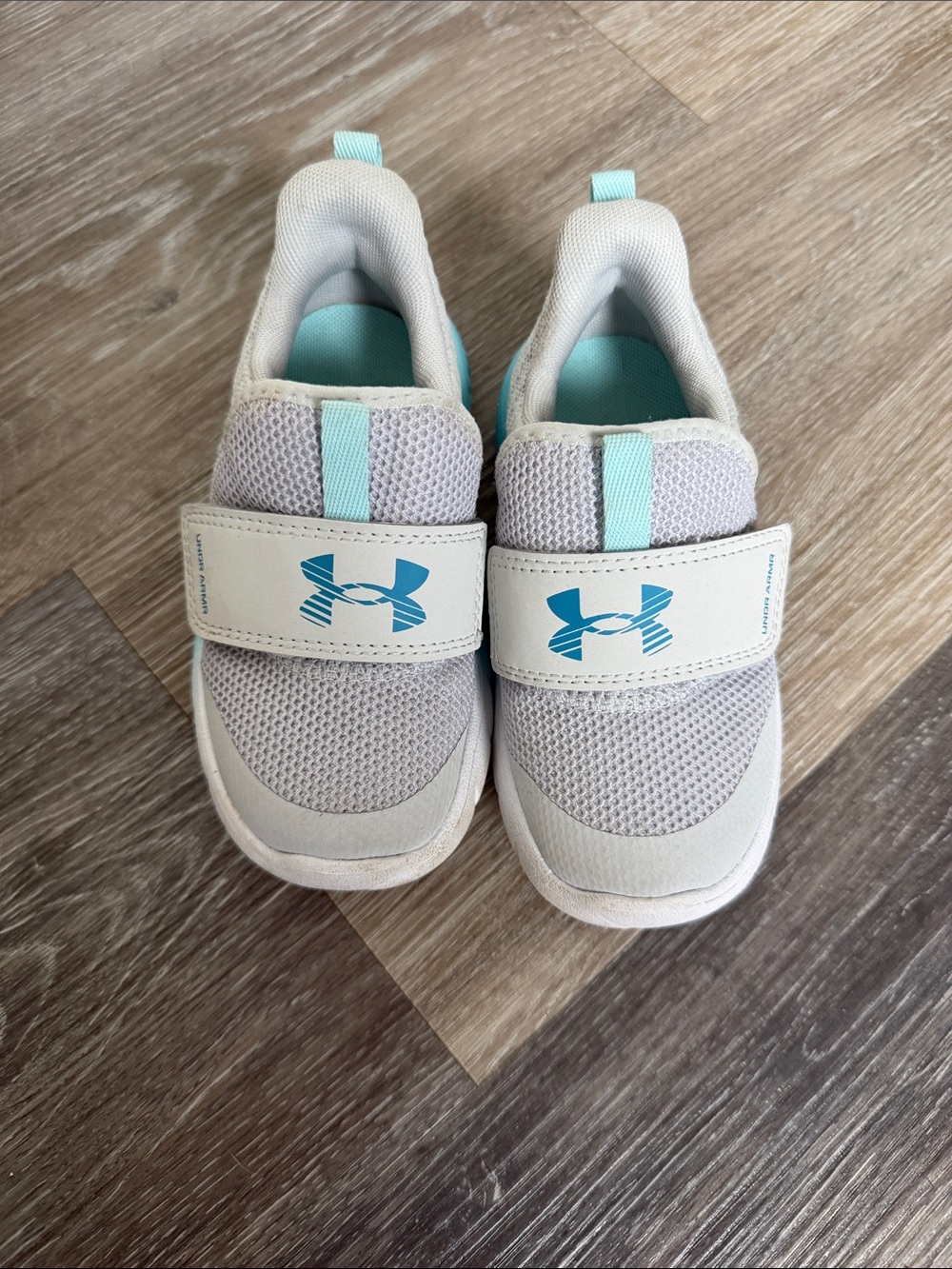 Under Armour Toddler Girls Slip On Shoes Sz 8